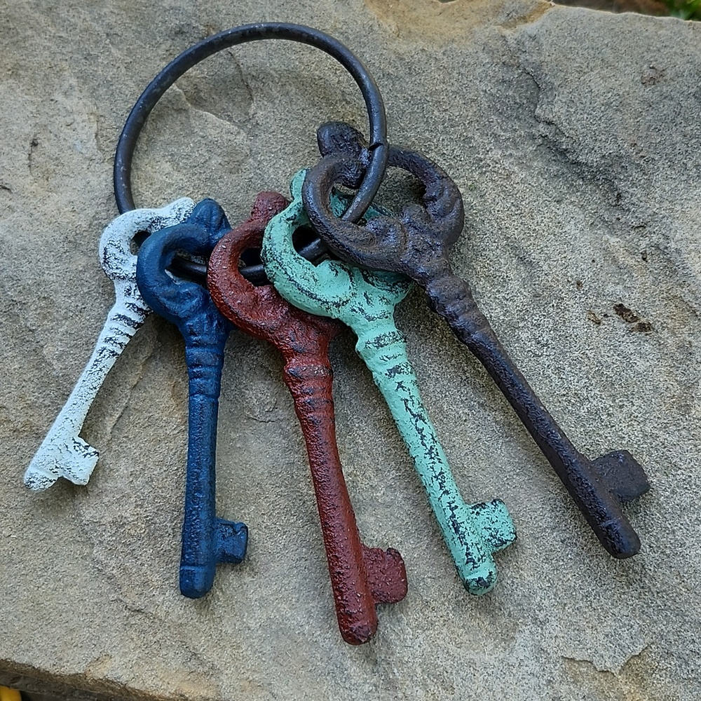 CAST IRON SKELETON KEY DECOR